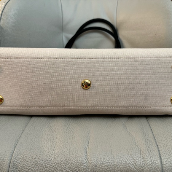 Fendi Large Roma Lea Tote Bag. - Picture 6 of 11